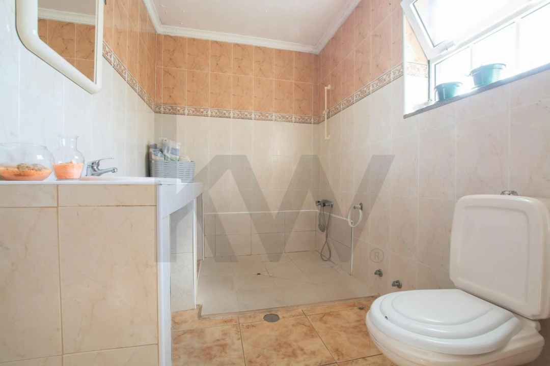 Moradia T6 para Venda em Porto Judeu Foto 23