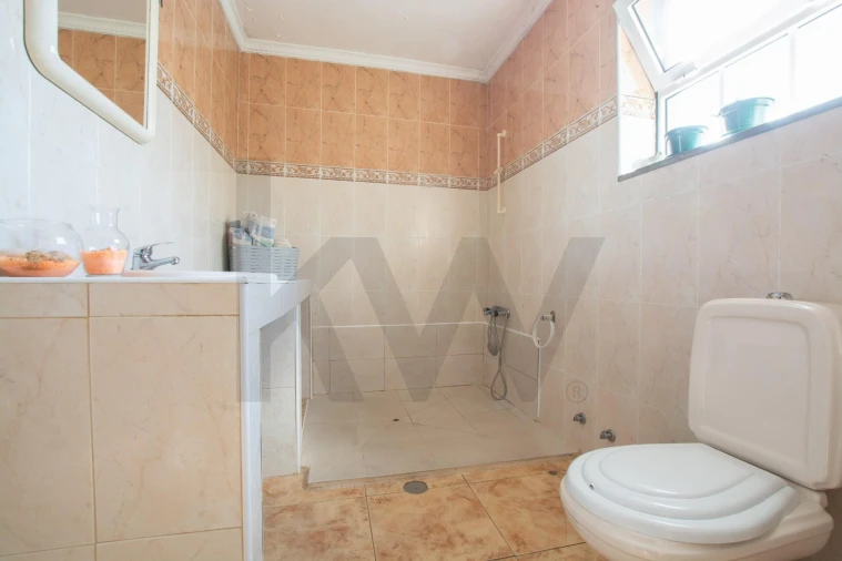 Moradia T6 para Venda em Porto Judeu Foto 23