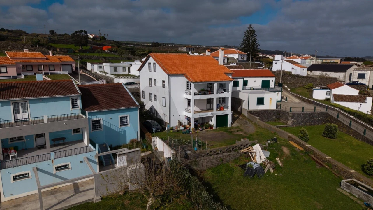 Moradia T6 para Venda em Porto Judeu Foto 7