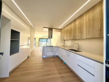 Moradia T4 para Venda em Mafra