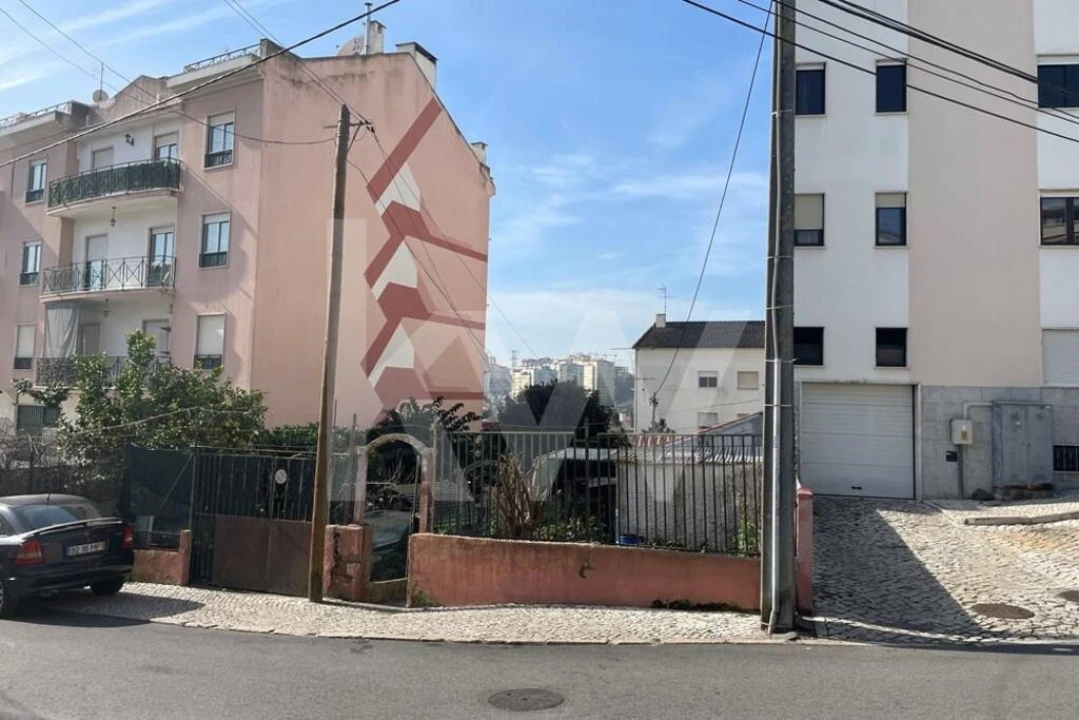 Terreno para Venda em Póvoa de Santo Adrião e Olival Basto Foto 3