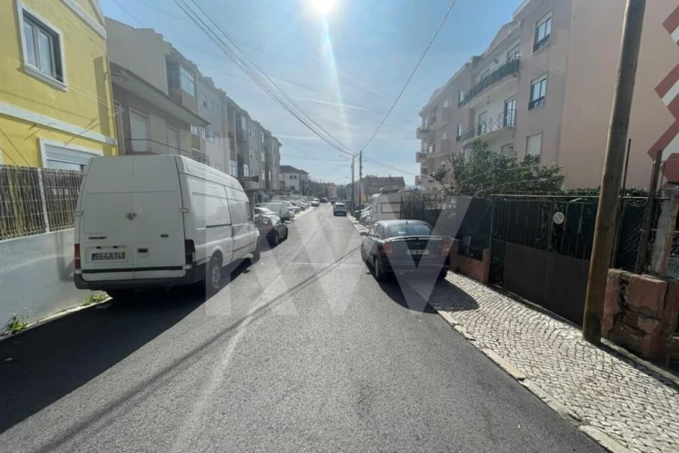 Terreno para Venda em Póvoa de Santo Adrião e Olival Basto Foto 2