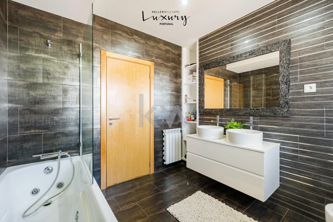 Moradia T5 para Venda em Febres Foto 25