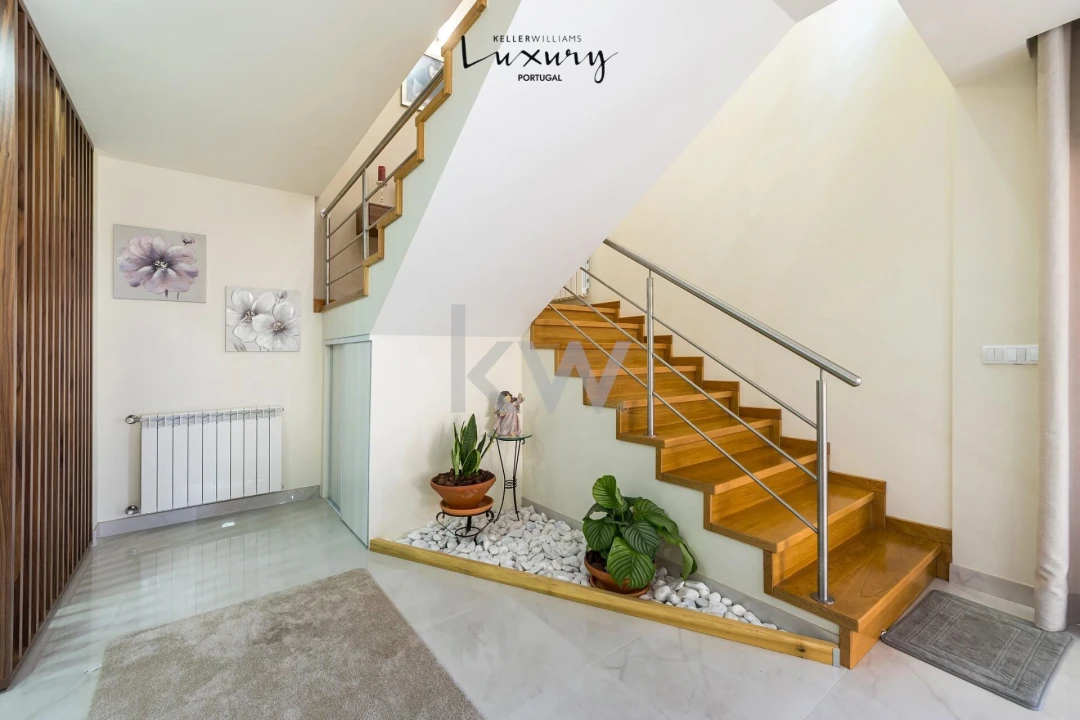 Moradia T5 para Venda em Febres Foto 8