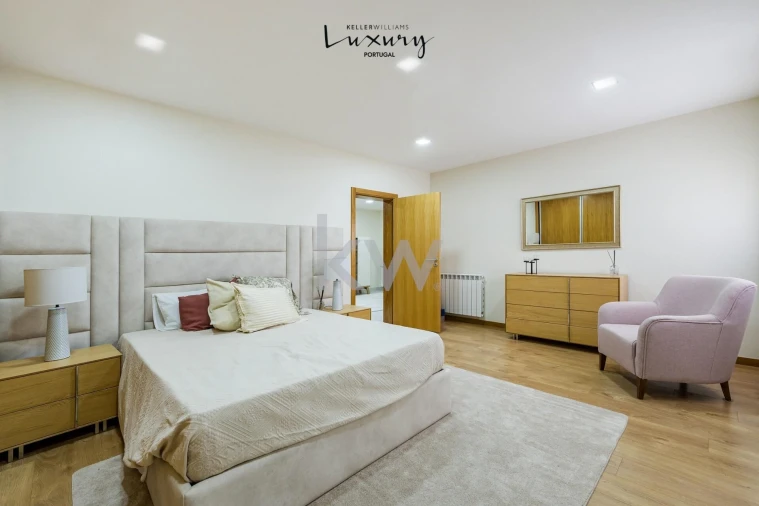 Moradia T5 para Venda em Febres Foto 27