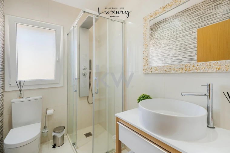 Moradia T5 para Venda em Febres Foto 18