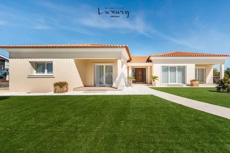 Moradia T5 para Venda em Febres Foto 2