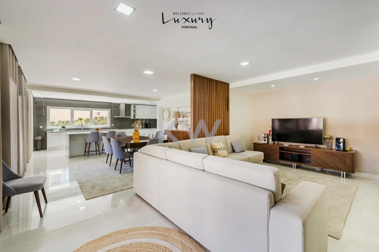 Moradia T5 para Venda em Febres Foto 12