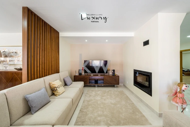 Moradia T5 para Venda em Febres Foto 10