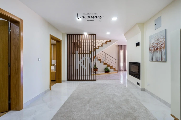 Moradia T5 para Venda em Febres Foto 11