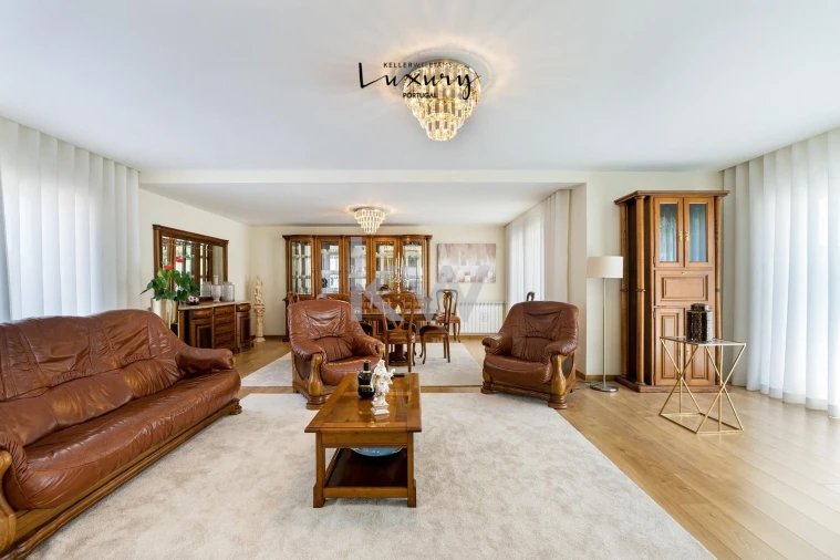 Moradia T5 para Venda em Febres Foto 4