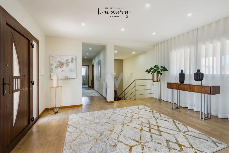 Moradia T5 para Venda em Febres Foto 3