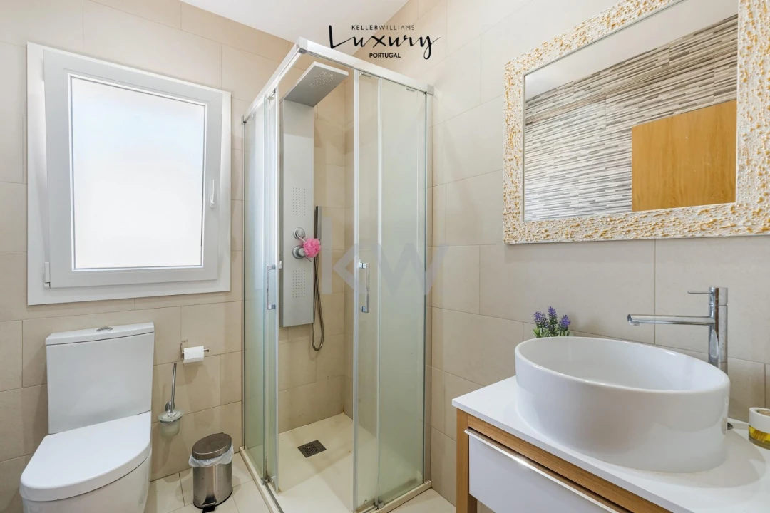 Moradia T5 para Venda em Febres Foto 22