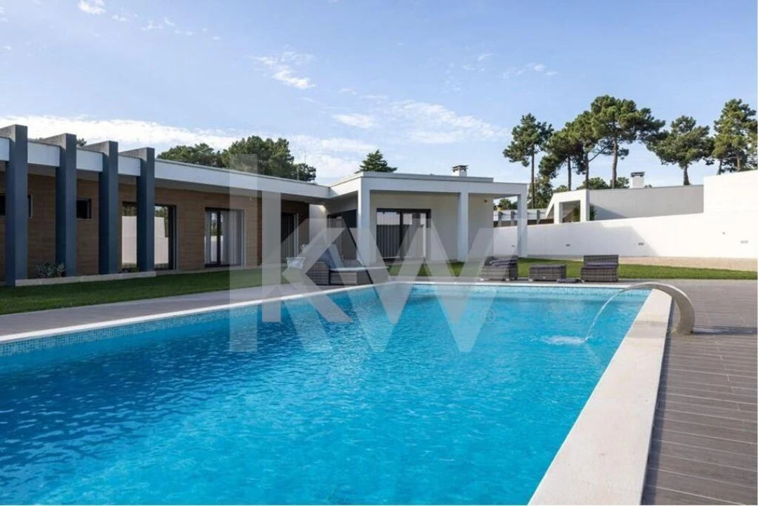 Moradia T5 para Venda em Amora Foto 3