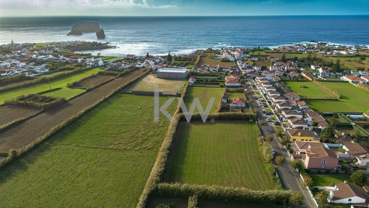Terreno para Venda em Mosteiros Foto 2