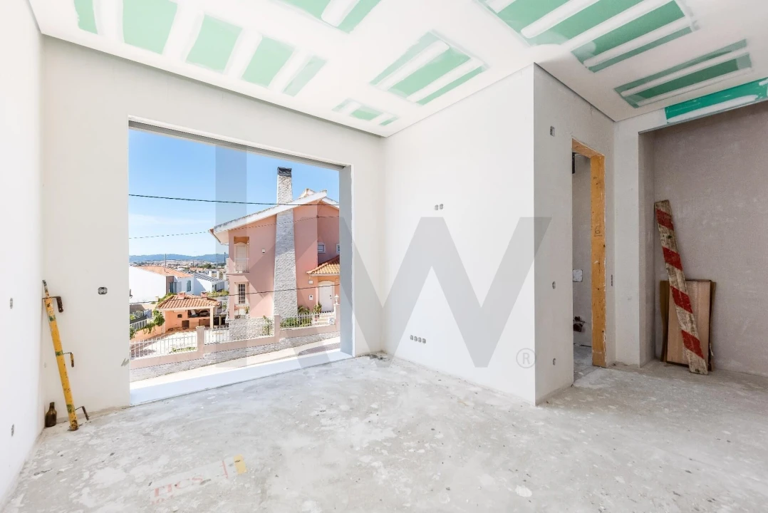 Moradia T4 para Venda em Porto Salvo Foto 16