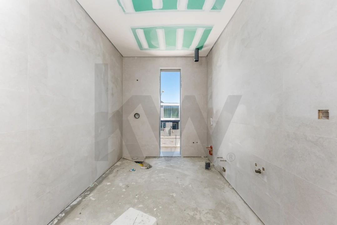 Moradia T4 para Venda em Porto Salvo Foto 9