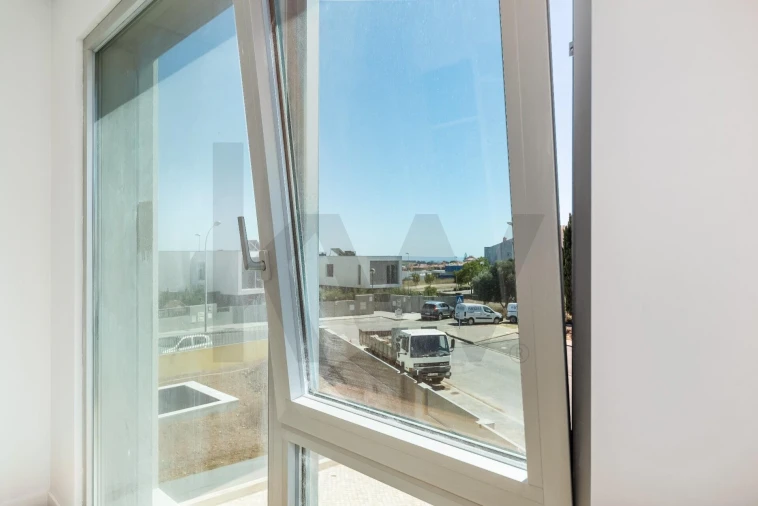 Moradia T4 para Venda em Porto Salvo Foto 14