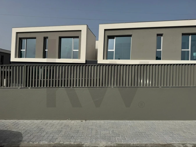 Moradia T4 para Venda em Porto Salvo Foto 45