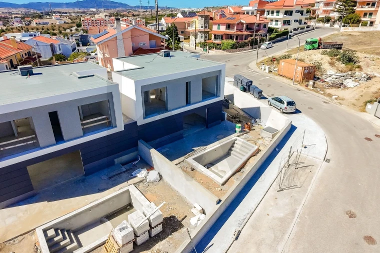 Moradia T4 para Venda em Porto Salvo Foto 43