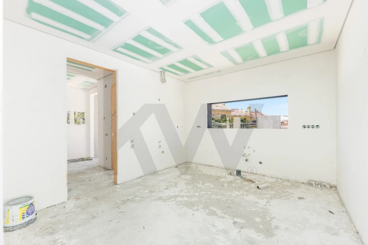 Moradia T4 para Venda em Porto Salvo Foto 6