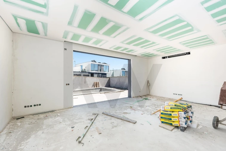 Moradia T4 para Venda em Porto Salvo Foto 5