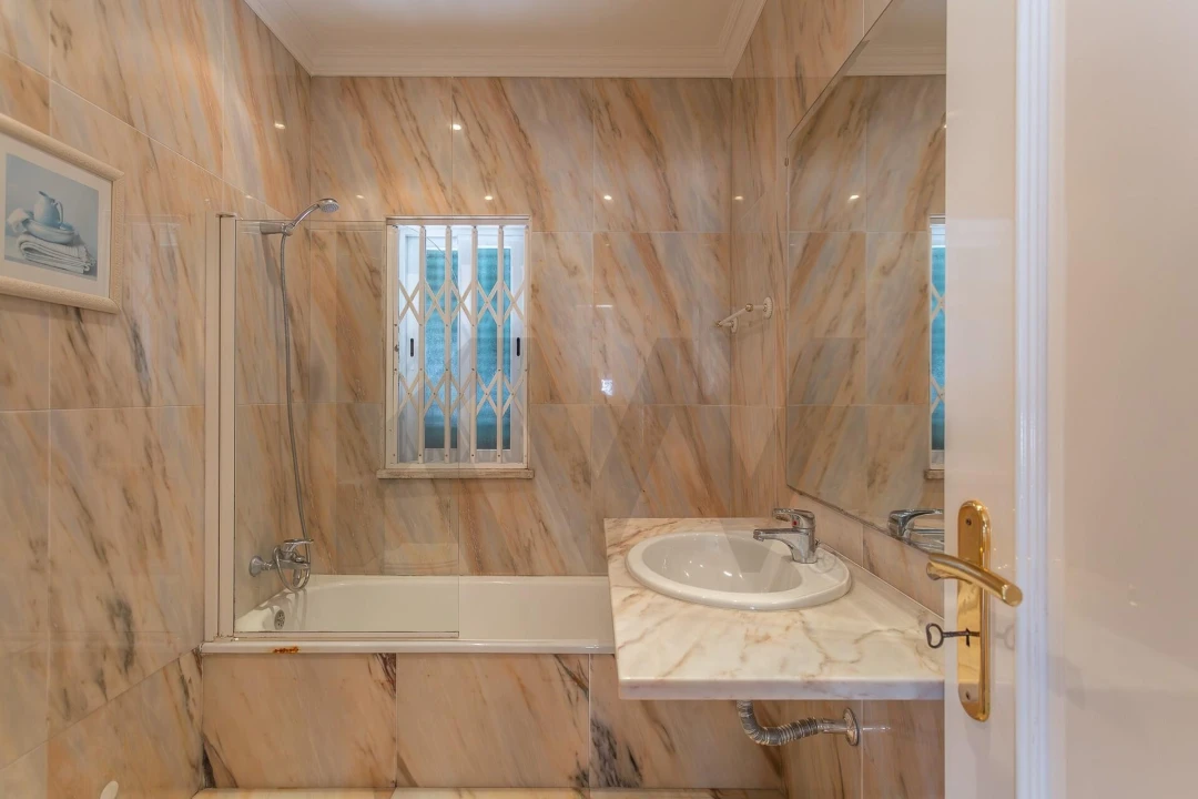 Moradia T5 para Venda em Laranjeiro e Feijó Foto 19