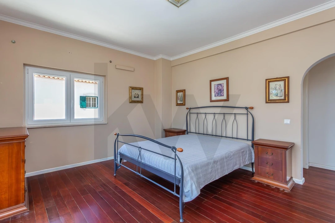 Moradia T5 para Venda em Laranjeiro e Feijó Foto 34