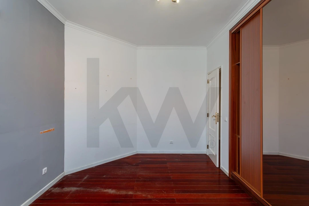 Moradia T5 para Venda em Laranjeiro e Feijó Foto 42