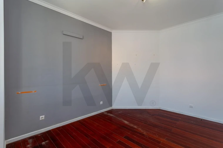 Moradia T5 para Venda em Laranjeiro e Feijó Foto 43