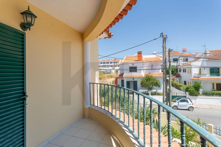 Moradia T5 para Venda em Laranjeiro e Feijó Foto 50