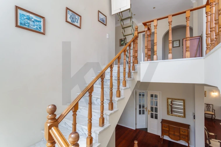 Moradia T5 para Venda em Laranjeiro e Feijó Foto 21