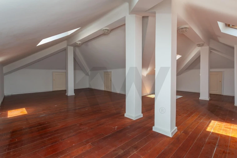 Moradia T5 para Venda em Laranjeiro e Feijó Foto 24