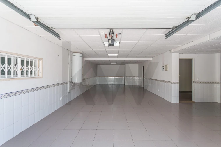 Moradia T5 para Venda em Laranjeiro e Feijó Foto 53