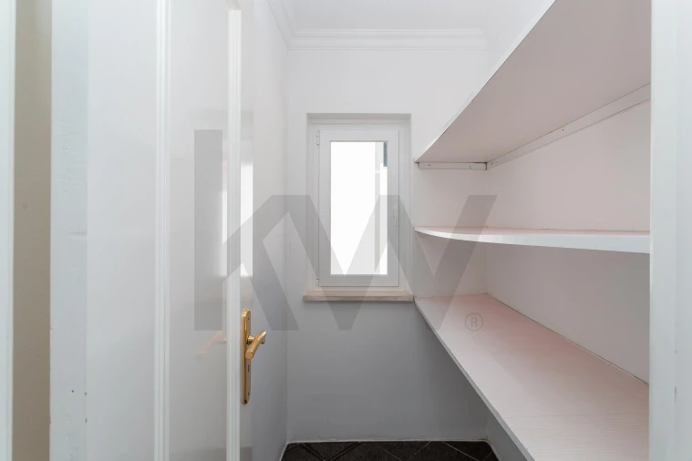 Moradia T5 para Venda em Laranjeiro e Feijó Foto 15