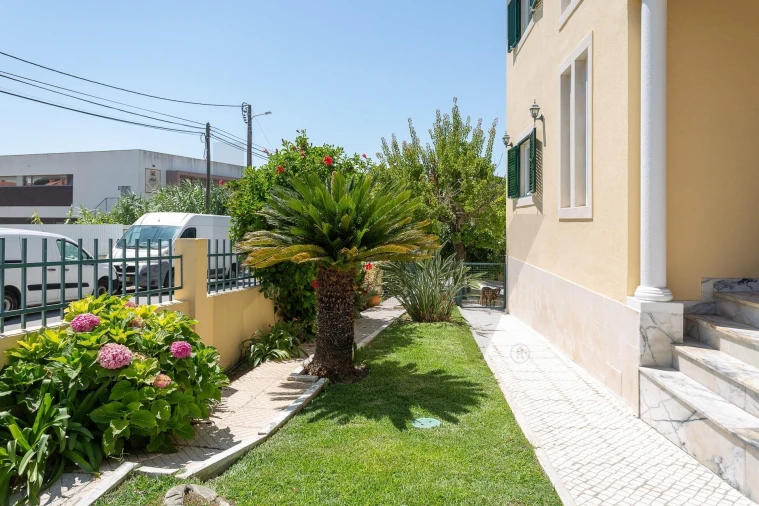 Moradia T5 para Venda em Laranjeiro e Feijó Foto 63