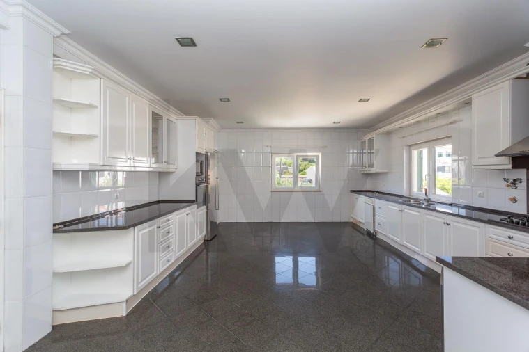 Moradia T5 para Venda em Laranjeiro e Feijó Foto 11