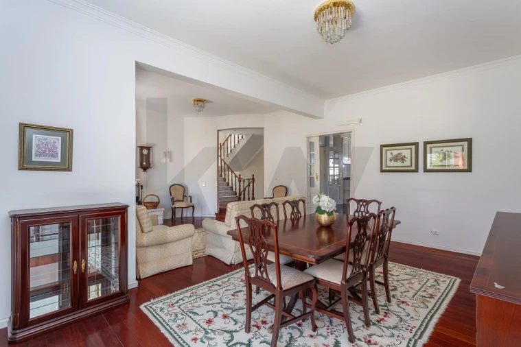 Moradia T5 para Venda em Laranjeiro e Feijó Foto 7