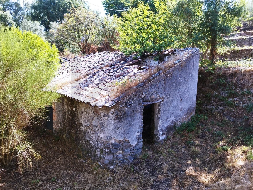 Quinta T4 para Venda em Monchique Foto 11