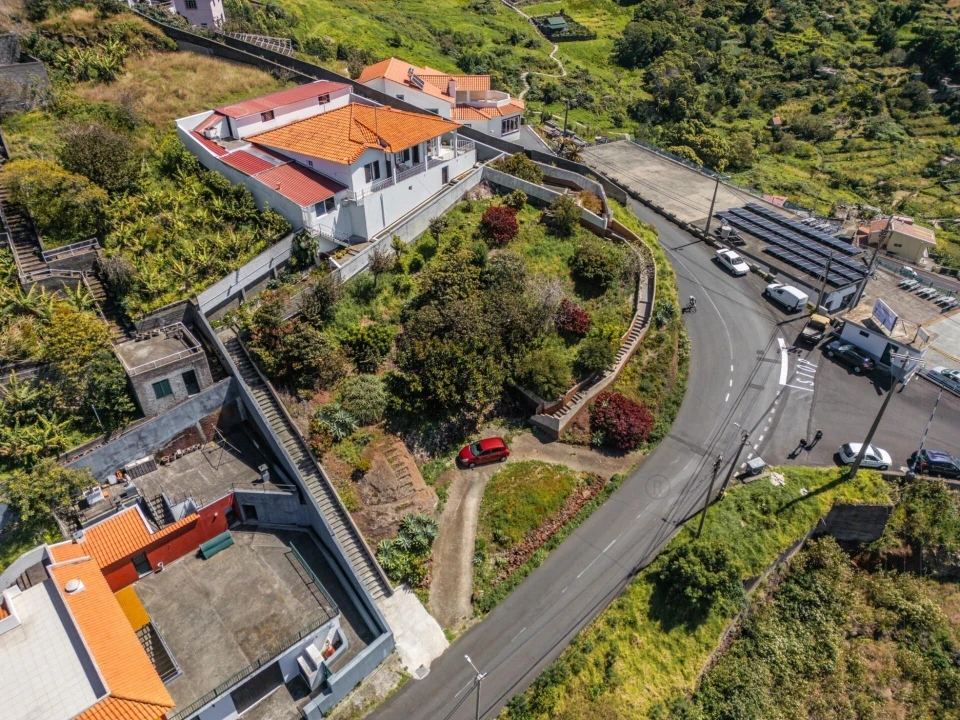 Terreno para Venda em Machico Foto 1
