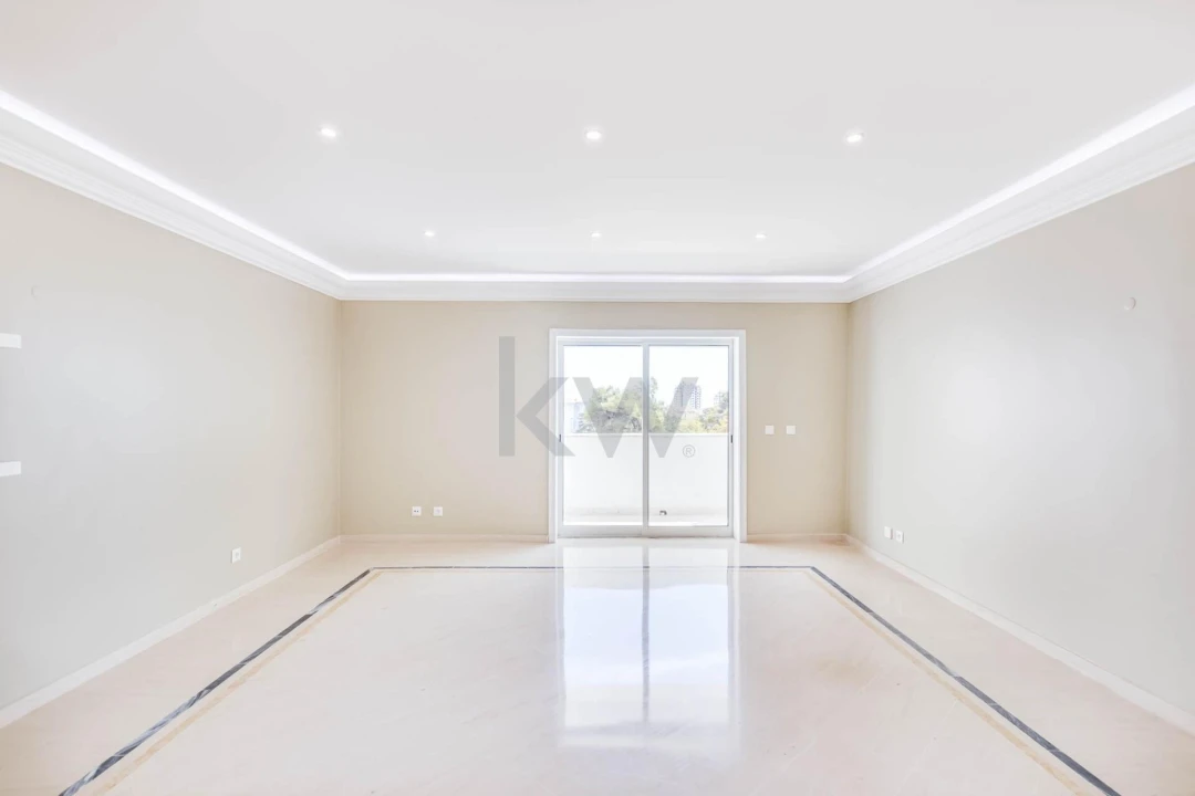 Apartamento T3 para Venda em Cascais e Estoril Foto 1