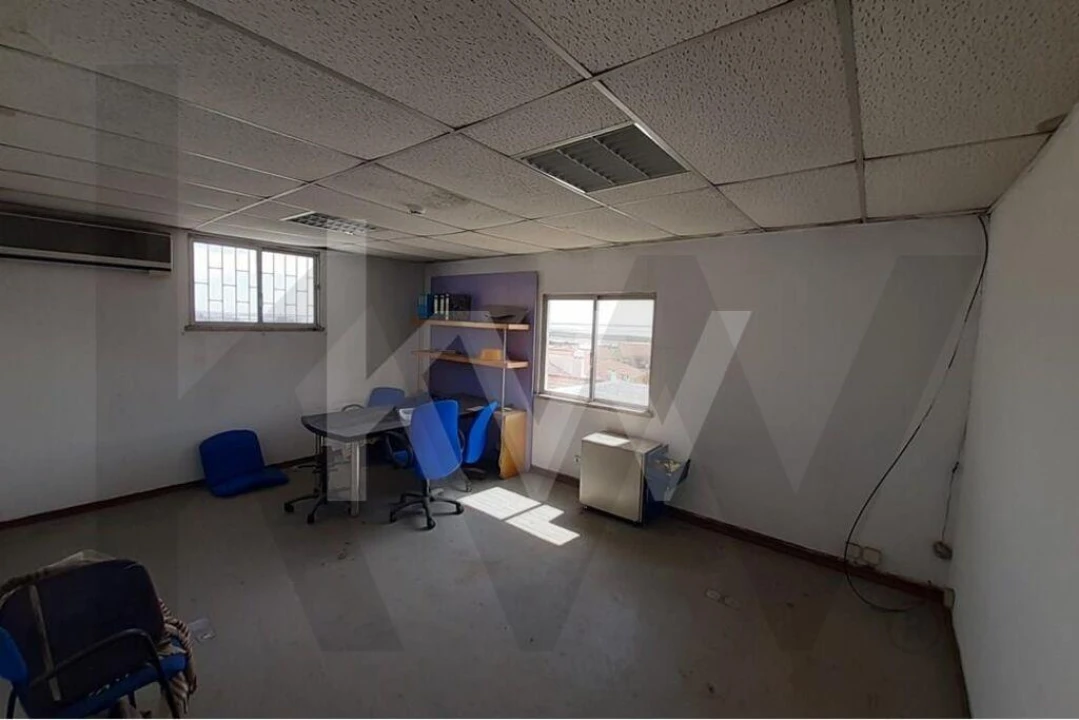 Armazém para Venda em Santa Iria de Azoia, São João da Talha e Bobadela Foto 32