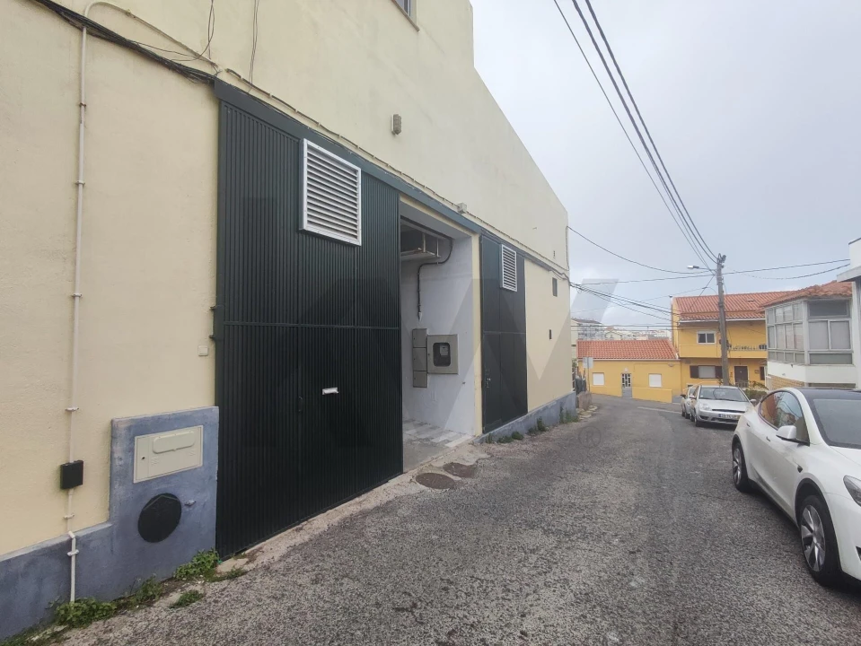 Armazém para Venda em Santa Iria de Azoia, São João da Talha e Bobadela Foto 8