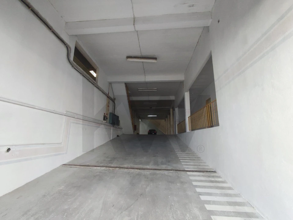 Armazém para Venda em Santa Iria de Azoia, São João da Talha e Bobadela Foto 10