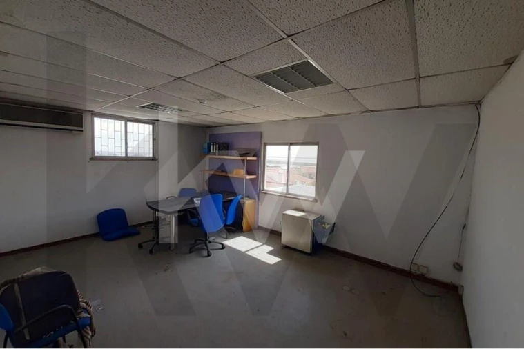 Armazém para Venda em Santa Iria de Azoia, São João da Talha e Bobadela Foto 32