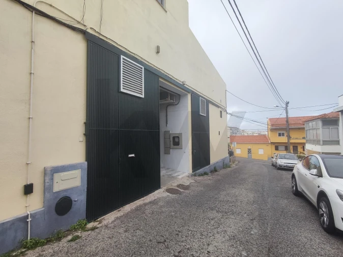 Armazém para Venda em Santa Iria de Azoia, São João da Talha e Bobadela Foto 8