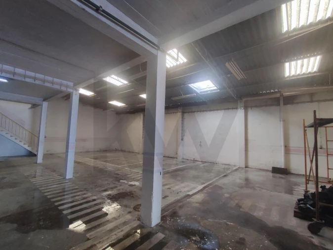 Armazém para Venda em Santa Iria de Azoia, São João da Talha e Bobadela Foto 12