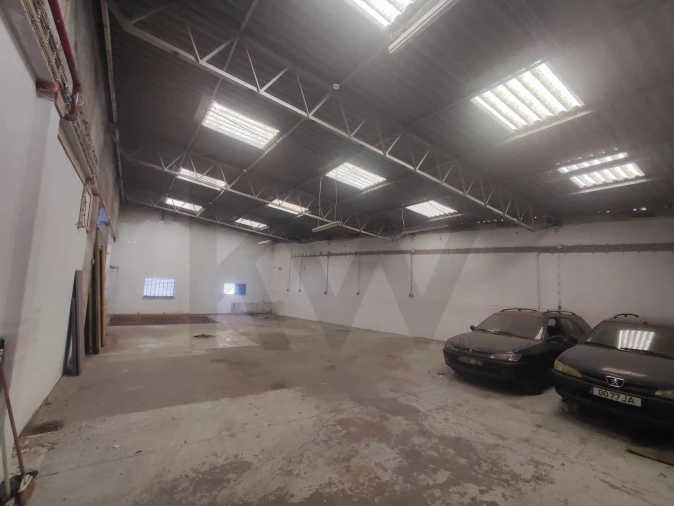 Armazém para Venda em Santa Iria de Azoia, São João da Talha e Bobadela Foto 15