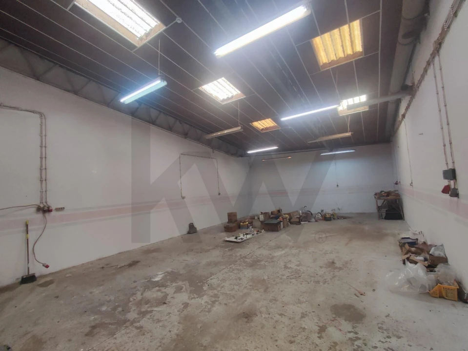 Armazém para Venda em Santa Iria de Azoia, São João da Talha e Bobadela Foto 13