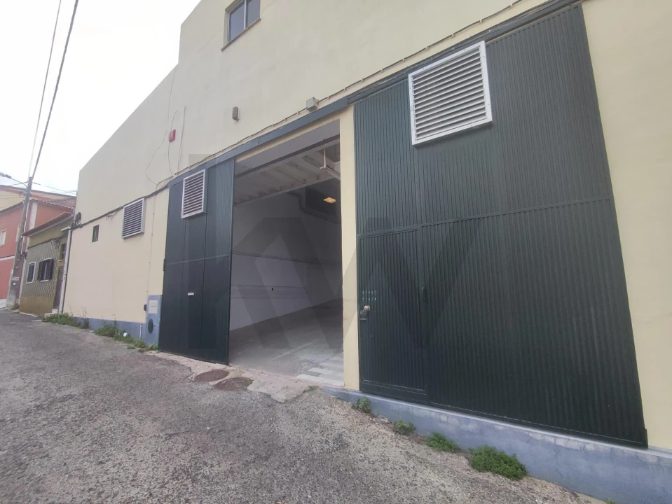 Armazém para Venda em Santa Iria de Azoia, São João da Talha e Bobadela Foto 5